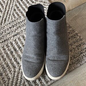 Kenneth Cole Gray Women's Slip-On Flats